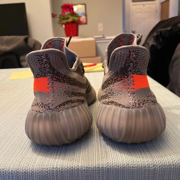 Yeezy Boost 350 v2 Beluga Reflective - Picture 5 of 8